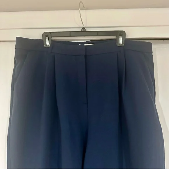 Abercrombie Women’s Curve Love Sloane Tailored Wide Leg Pants in Navy Blue - Picture 2 of 4